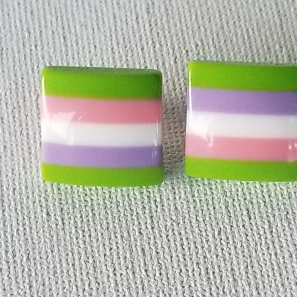 Earring - Picture 3 of 6